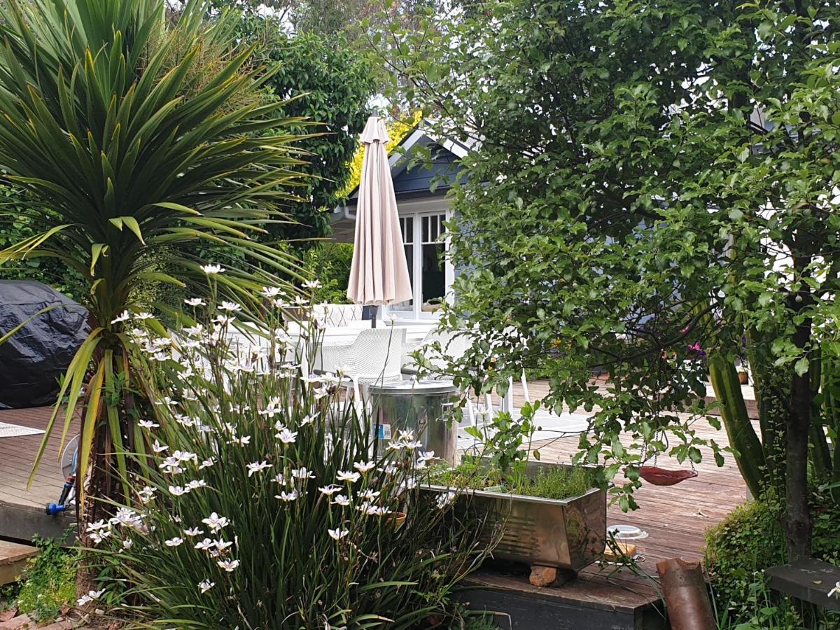 Cabins On Tudor Bed & Breakfast Motueka Exterior photo